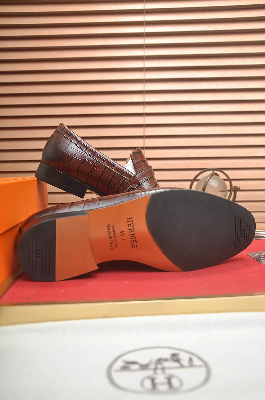 Men's shoes💰540💶[HERMES] (cowhide lining)🍀Italian top luxury🍀He does not pursue novel styles and gorgeous colors, but attracts the favor of successful men with his flawless, elegant and classic style. Formal leather shoes This very comfortable, simple and stable style allows you to easily match any style! The pattern is absolutely 1:1 refined from the original case, and we strive for excellence in materials, imported cowhide + cowhide lining💪💪💪extraordinary texture👍! .Code number: 39-45 (45 customized)